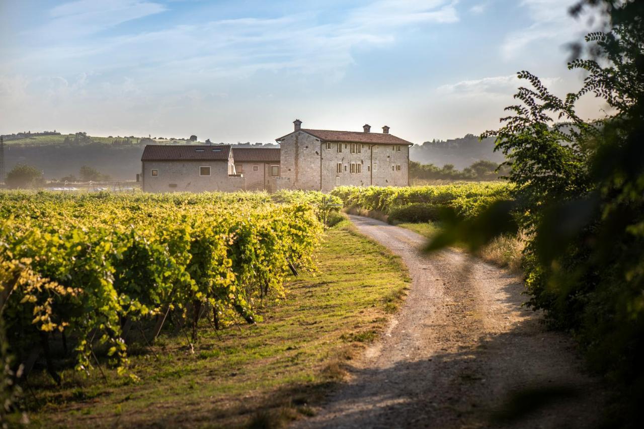 Magari Estates Boutique Hotel Colognola ai Colli Luaran gambar
